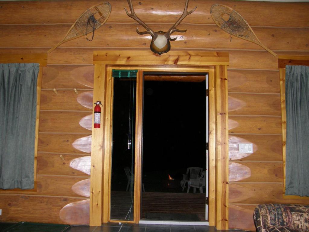 Yoho Chalets Villa Golden Room photo